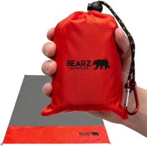 outdoor beach blanket best travel gadgets for bagpackers